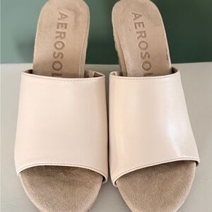 ❤️AEROSOLES ❤️ Cream Open-Toe Slides EUC 7M